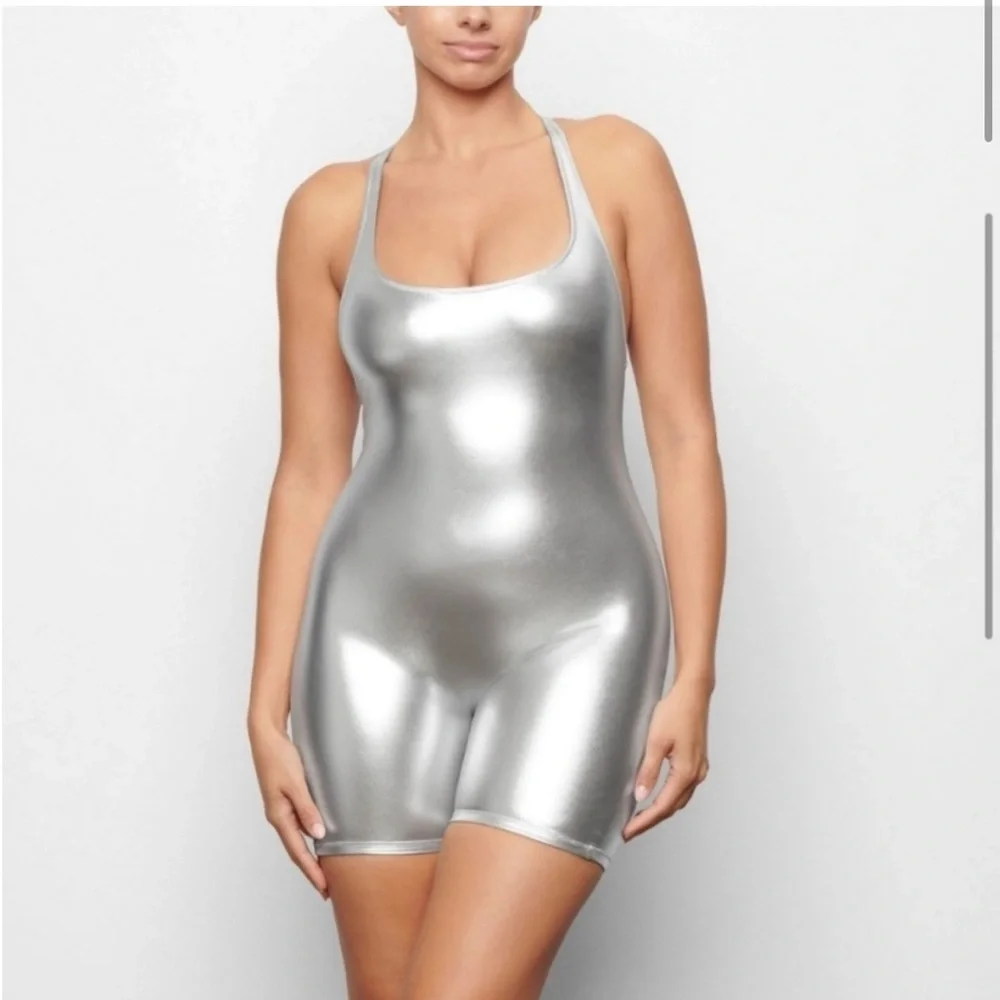 SKIMS Metallic Silver Bodysuit Nickle nwt